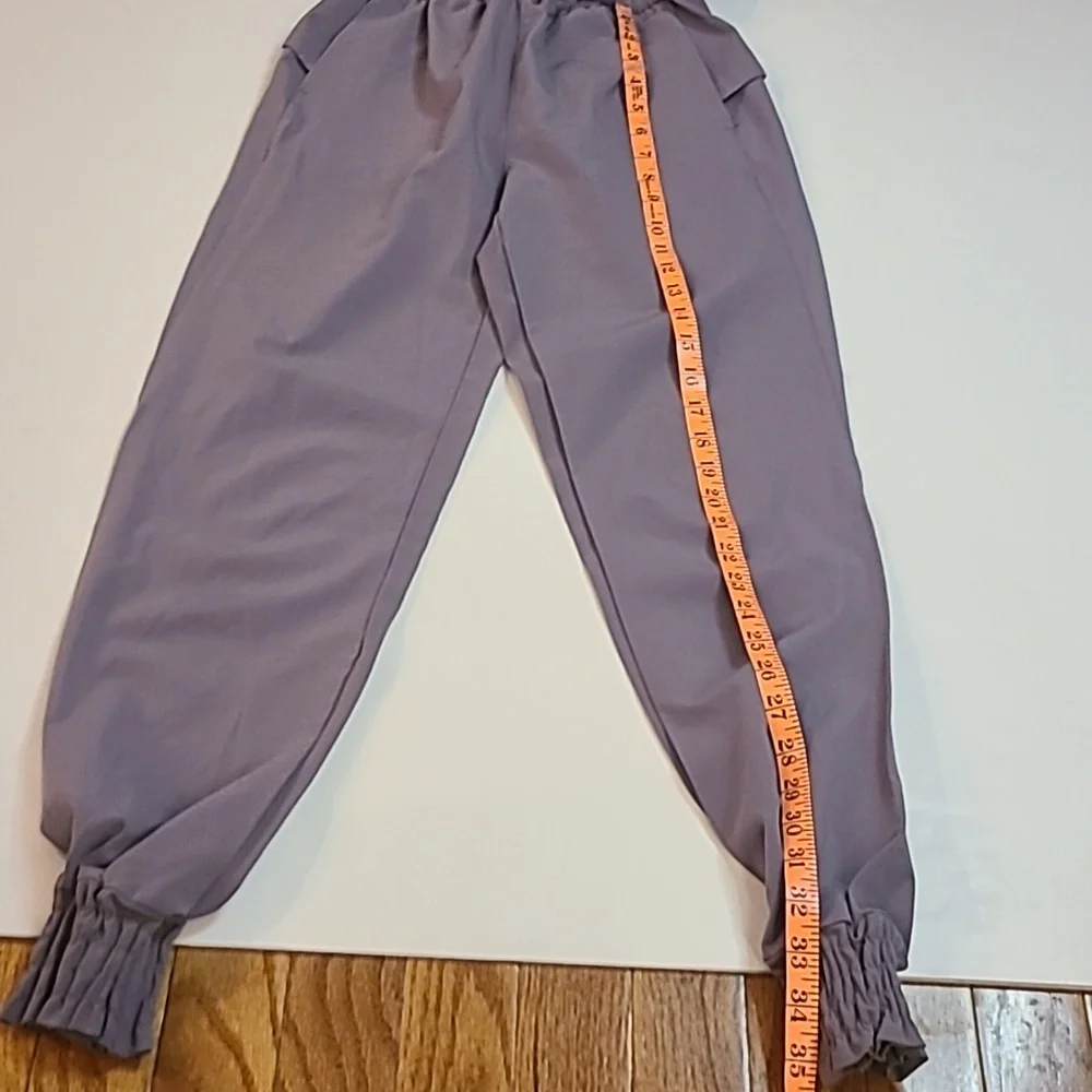 #379 Lululemon Stretch Travel Woven Jumpsuit in Dusky Lavender Size 0 o230
